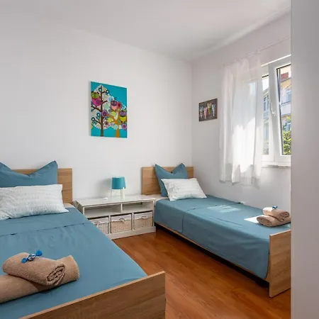 Apartments Tamaris Guest house Malinska