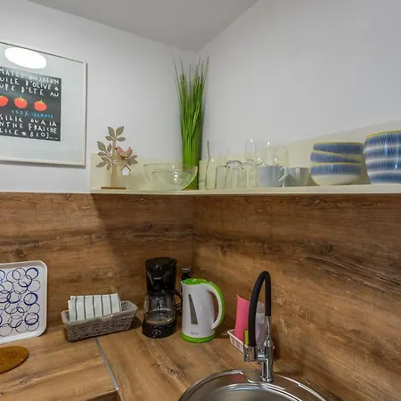 Apartments Tamaris Guest house Malinska