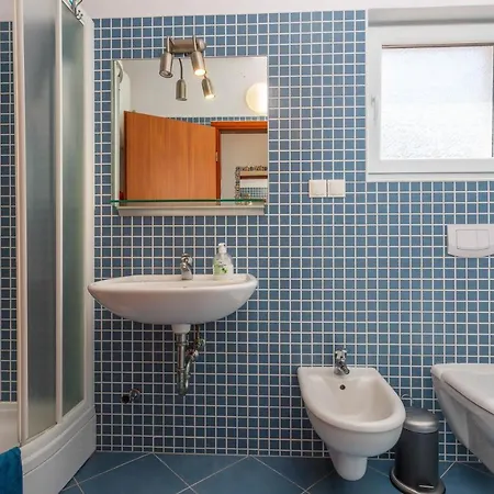 Apartments Tamaris 3* Malinska